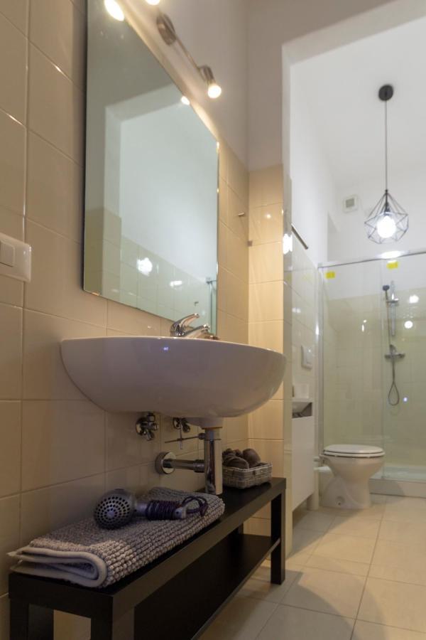 Chambers Short Rentals - Via Gezio Calini Brescia - 2 Studio Flats Luaran gambar