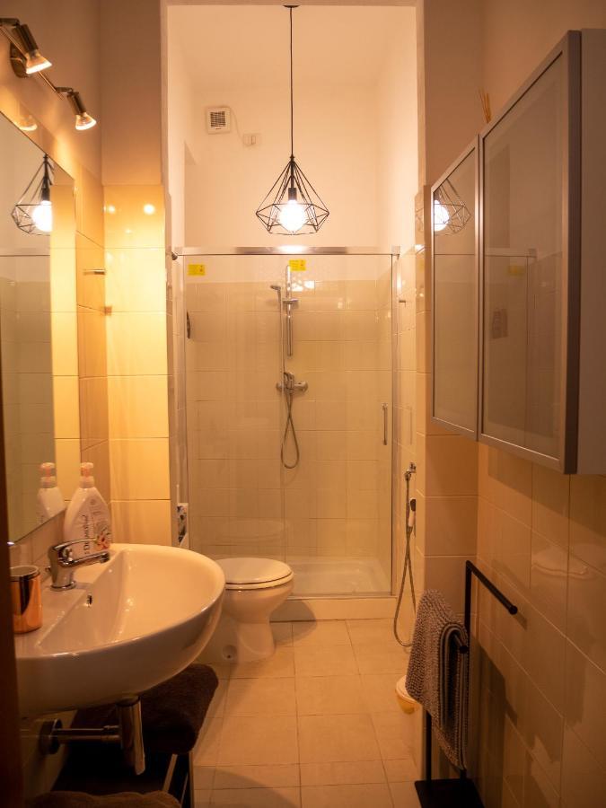 Chambers Short Rentals - Via Gezio Calini Brescia - 2 Studio Flats Luaran gambar
