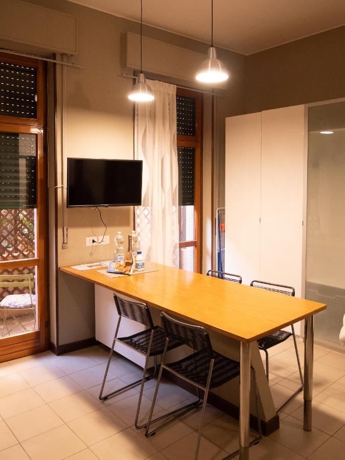 Chambers Short Rentals - Via Gezio Calini Brescia - 2 Studio Flats Luaran gambar
