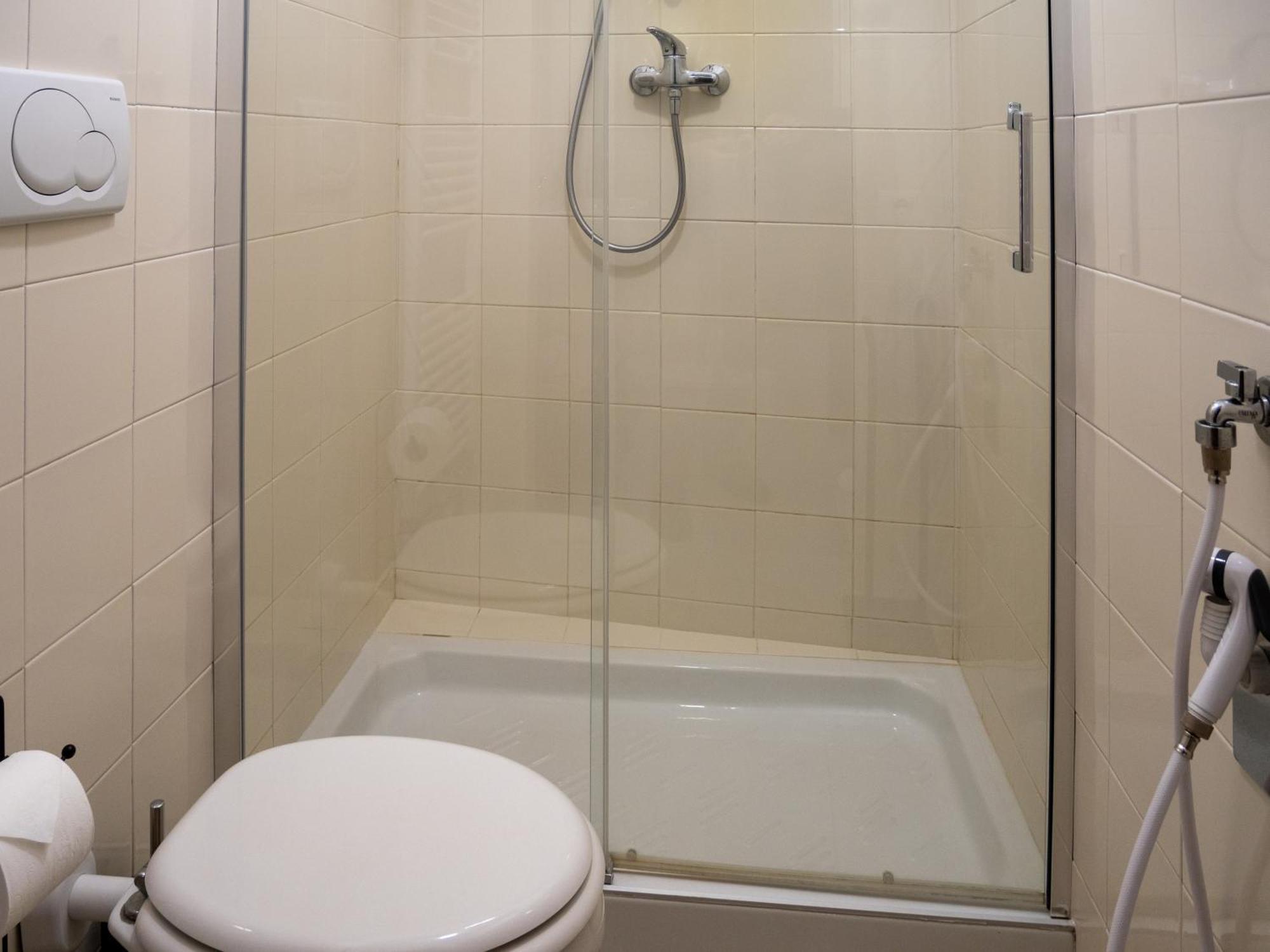 Chambers Short Rentals - Via Gezio Calini Brescia - 2 Studio Flats Luaran gambar